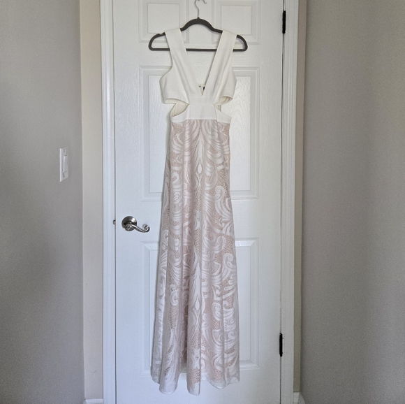 BCBG MAXAZRIA Marilyne Ivory cut-out gown - Picture 2 of 4